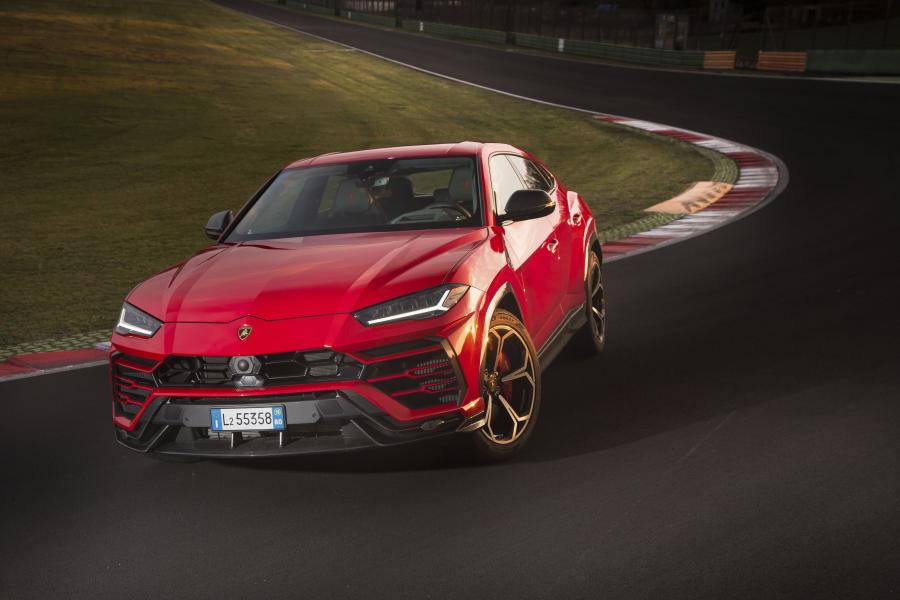  Lamborghini Urus Shiny Black Package 2018 года  (фото 29 из 40)